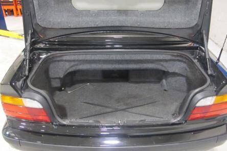 shenis-auto-trend-independent-european-car-specialist-vehicles-1999-BMW-328ic-05