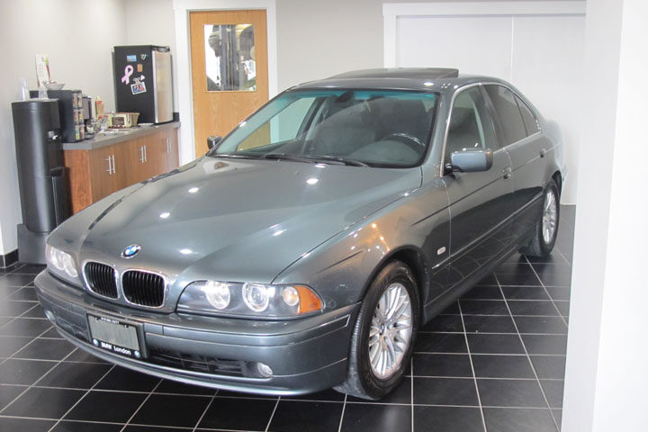 shenis-auto-trend-independent-european-car-specialist-2003-BMW-530i-E39-6-Cylinder-4-Door-Sedan-01