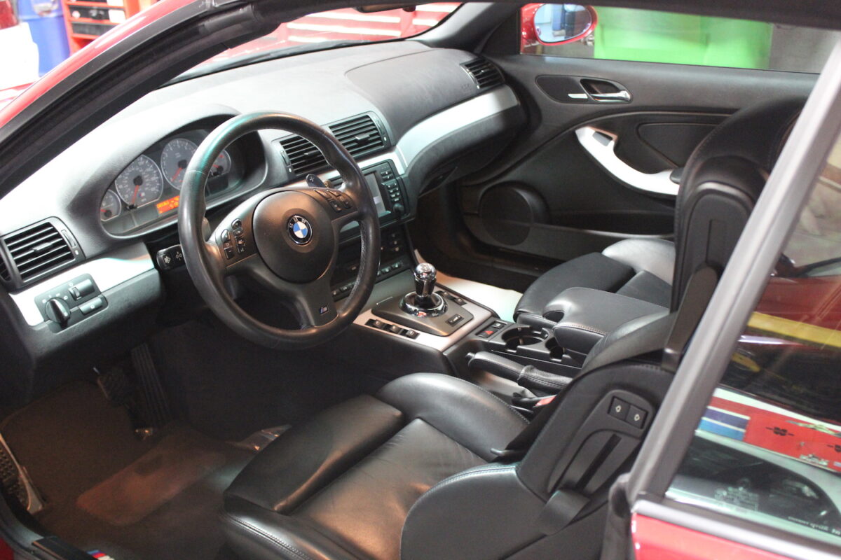 shenis-auto-trend-independent-european-car-specialist-vehicles-2004-bmw-e46-m3-smg-cabriolet-hardtop-07