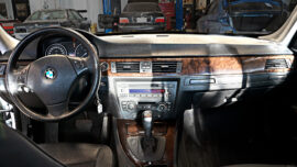 sheni's-2009-BMW-335-DIESEL-front-seats