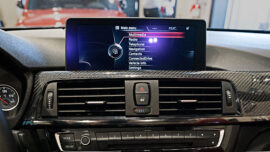 sheni's-2015-F83-BMW-M4-display-screen