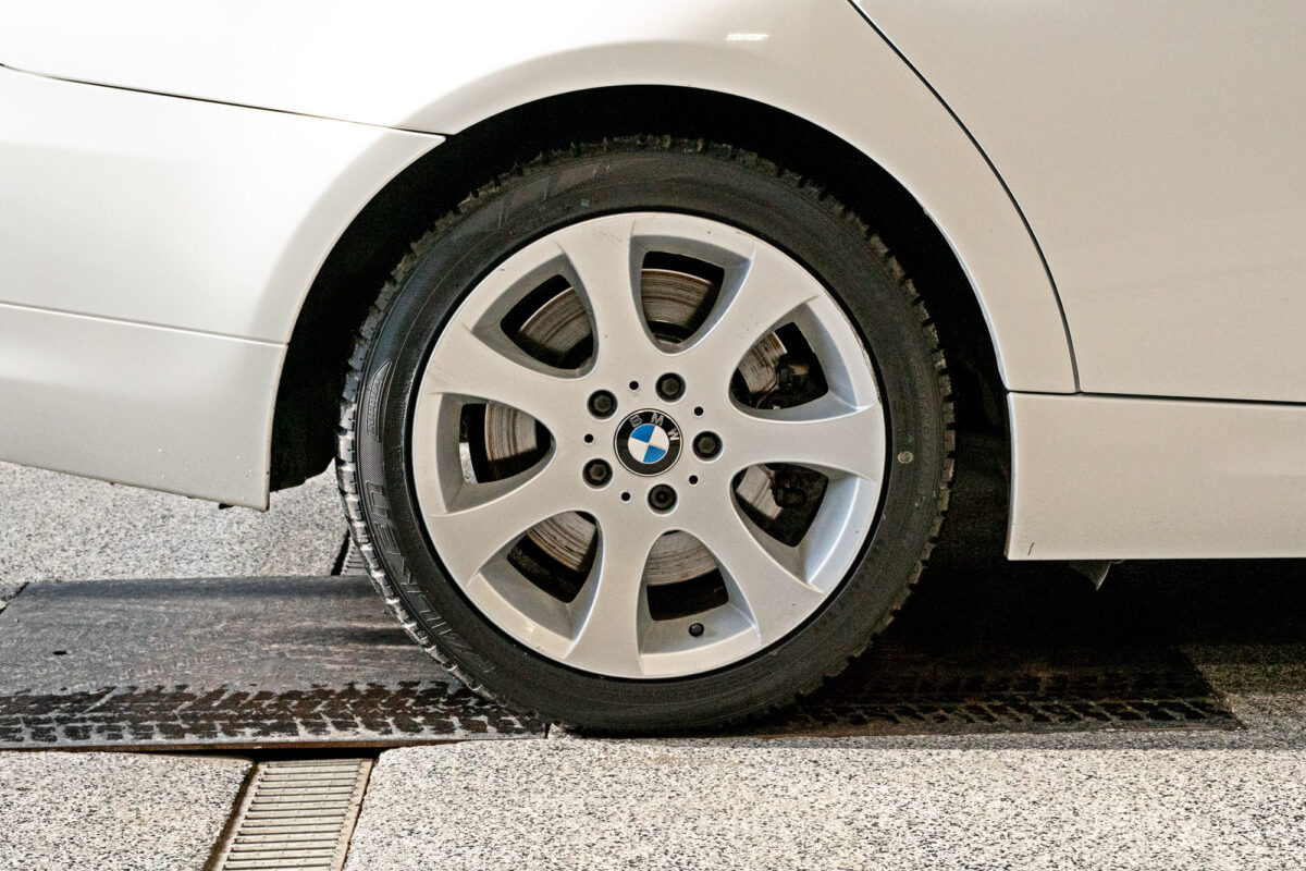 Sheni's-BMW-For-Sale-335i-9