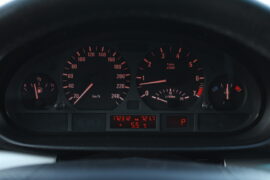 2004-BMW-325Xi-Touring-01