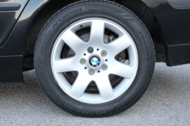 2004-BMW-325Xi-Touring-06