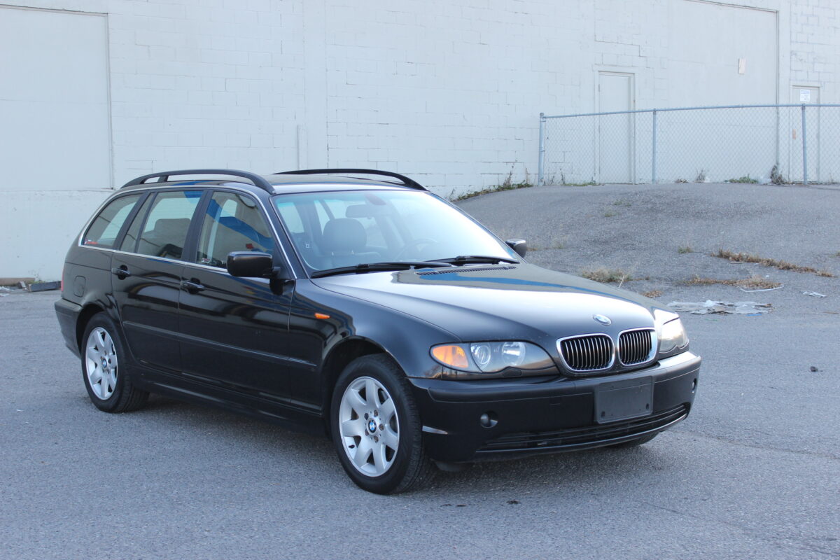 2004-BMW-325Xi-Touring-12